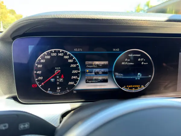 Mercedes-Benz E 220 d Avantgarde 31