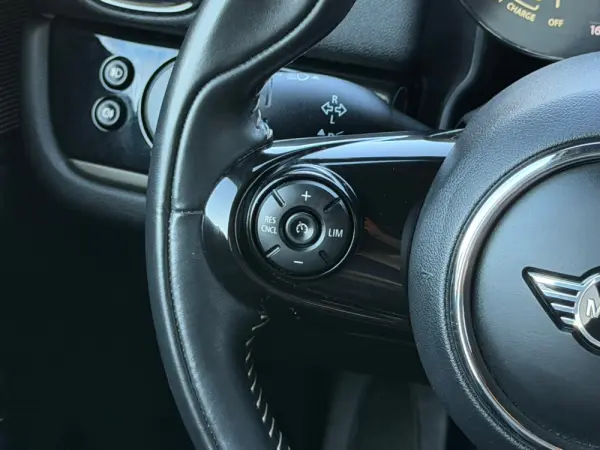 MINI Countryman Cooper SE ALL4 Auto 28