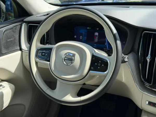 Volvo XC 60 2.0 T6 PHEV Ultimate Dark AWD 30
