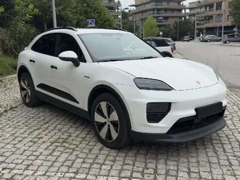 Porsche Macan Electric 4 3