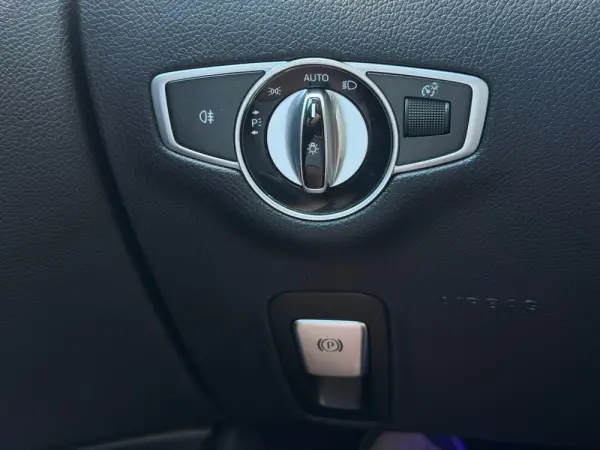 Mercedes-Benz E 220 d Avantgarde 28