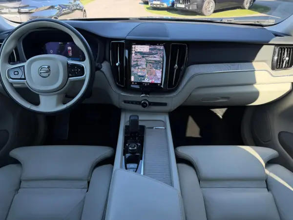 Volvo XC 60 2.0 B4 Plus Bright 25
