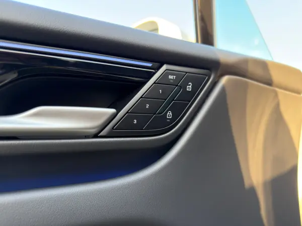 Porsche Macan Electric 4 19