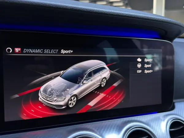 Mercedes-Benz E 220 d Avantgarde 62