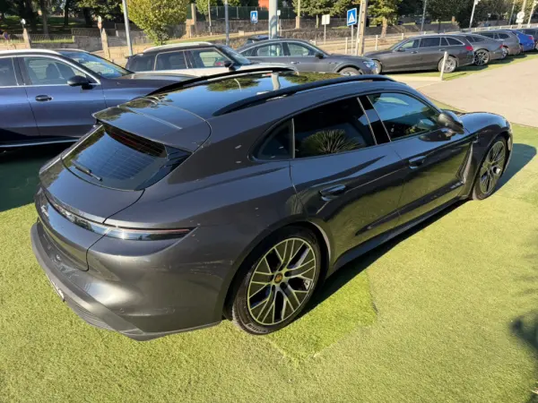 Porsche Taycan Sport Turismo Standard 14