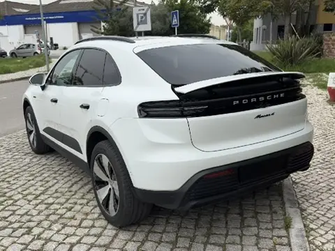 Porsche Macan Electric 4 7