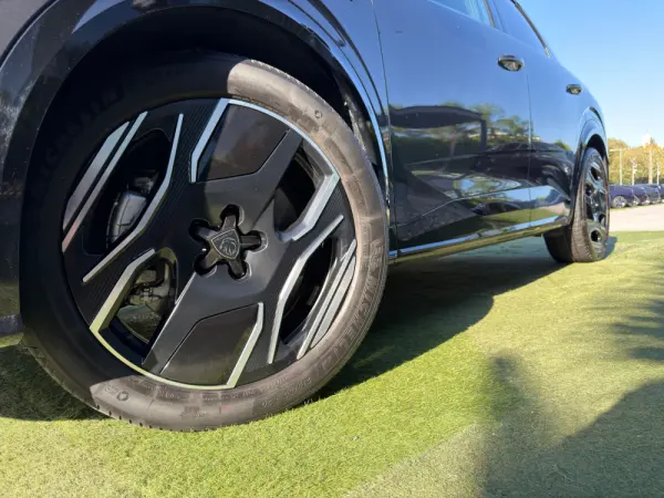 Peugeot E-3008 73 kWh GT 7