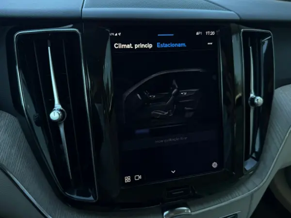 Volvo XC 60 2.0 B4 Plus Bright 44
