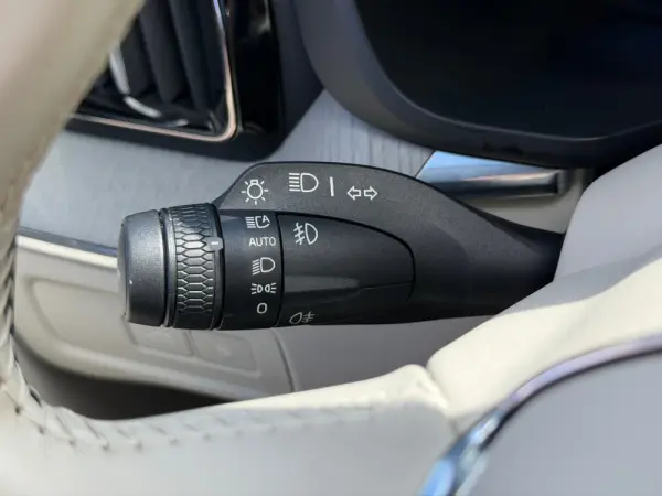 Volvo XC 60 2.0 T6 PHEV Ultimate Dark AWD 34