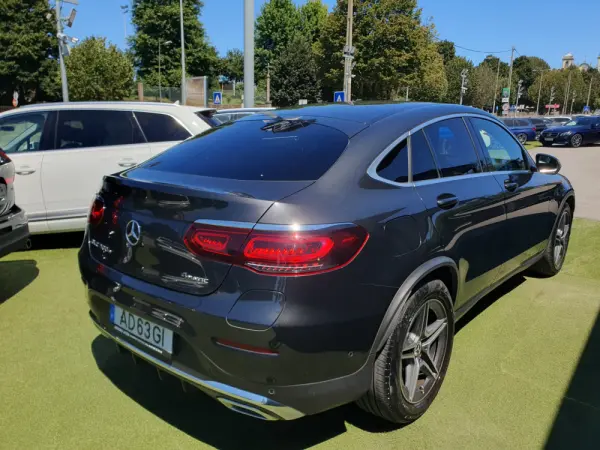 Mercedes-Benz GLC 300 e Coupé 4Matic 10
