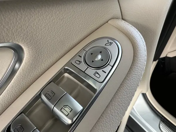 Mercedes-Benz GLC 220 d Coupé 4Matic 11