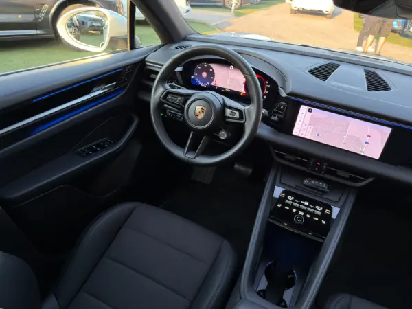 Porsche Macan Electric 4 33