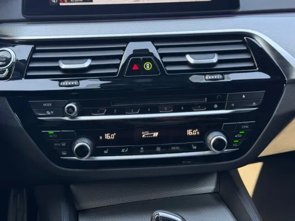 BMW 520 d Pack M Auto 73