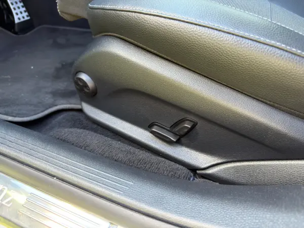 Mercedes-Benz E 220 d Avantgarde 16