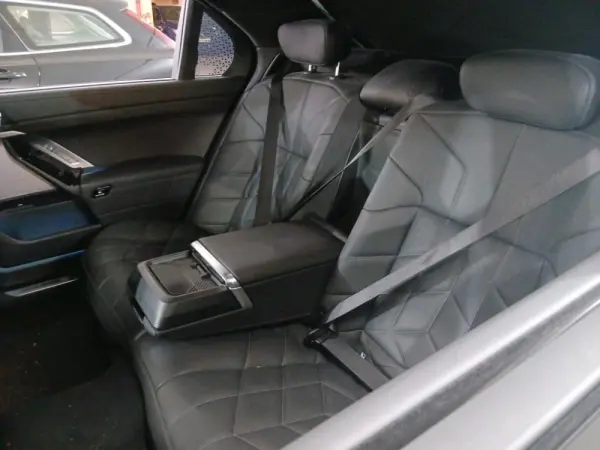 BMW i7 xDrive60 Pack Desportivo M Pro 7