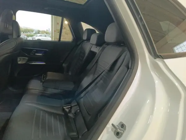 Mercedes-Benz GLC 300 e 4Matic 8