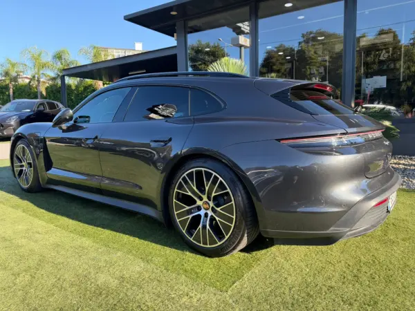 Porsche Taycan Sport Turismo Standard 16