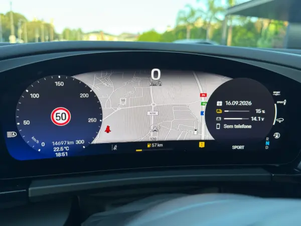 Porsche Macan Electric 4 37