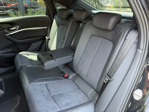 Audi e-tron Sportback 55 quattro S line 22