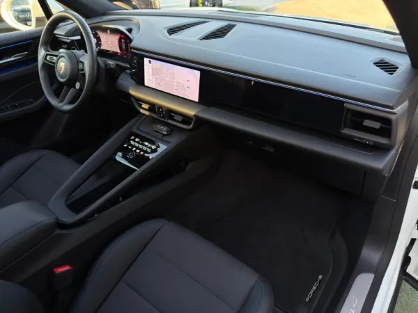 Porsche Macan Electric 4 23
