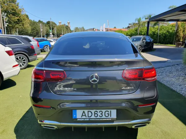 Mercedes-Benz GLC 300 e Coupé 4Matic 11