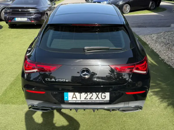 Mercedes-Benz CLA 250 e Shooting Brake AMG Line 11
