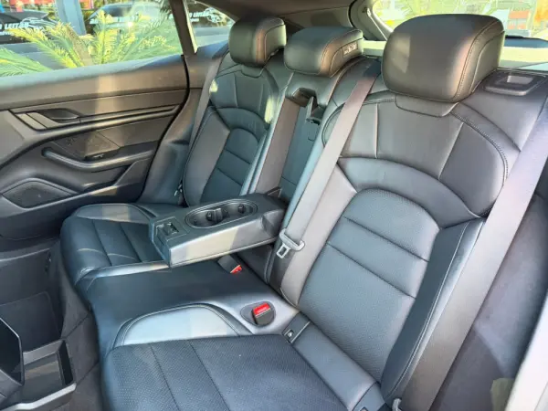 Porsche Taycan Sport Turismo Standard 25