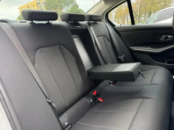 BMW 330 e Corporate Edition Auto 18