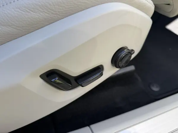Volvo XC 60 2.0 B4 Plus Bright 21