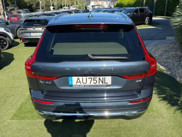 Volvo XC 60 2.0 B4 Plus Bright 13
