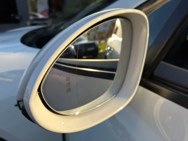 Porsche Macan Electric 4 22