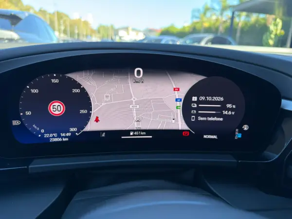 Porsche Macan Electric 4 34