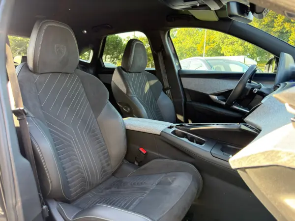 Peugeot E-3008 73 kWh GT 20
