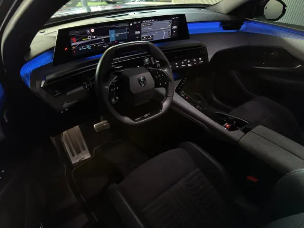 Peugeot E-3008 73 kWh GT 17