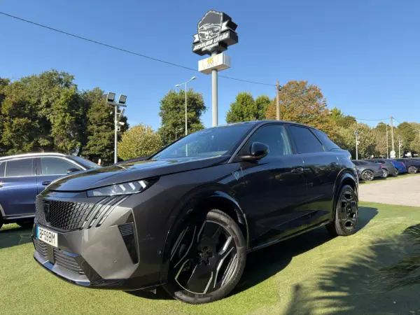 Peugeot E-3008 73 kWh GT 1