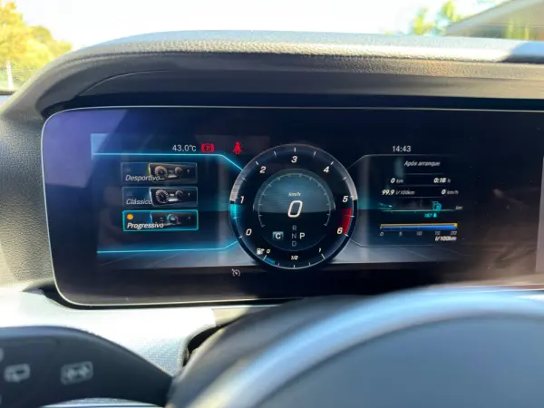 Mercedes-Benz E 220 d Avantgarde 32