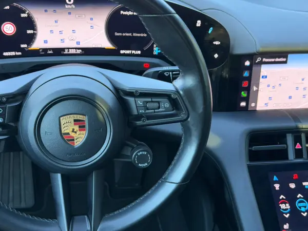 Porsche Taycan Sport Turismo Standard 34