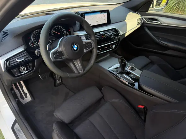 BMW 520 d Pack M Auto 2