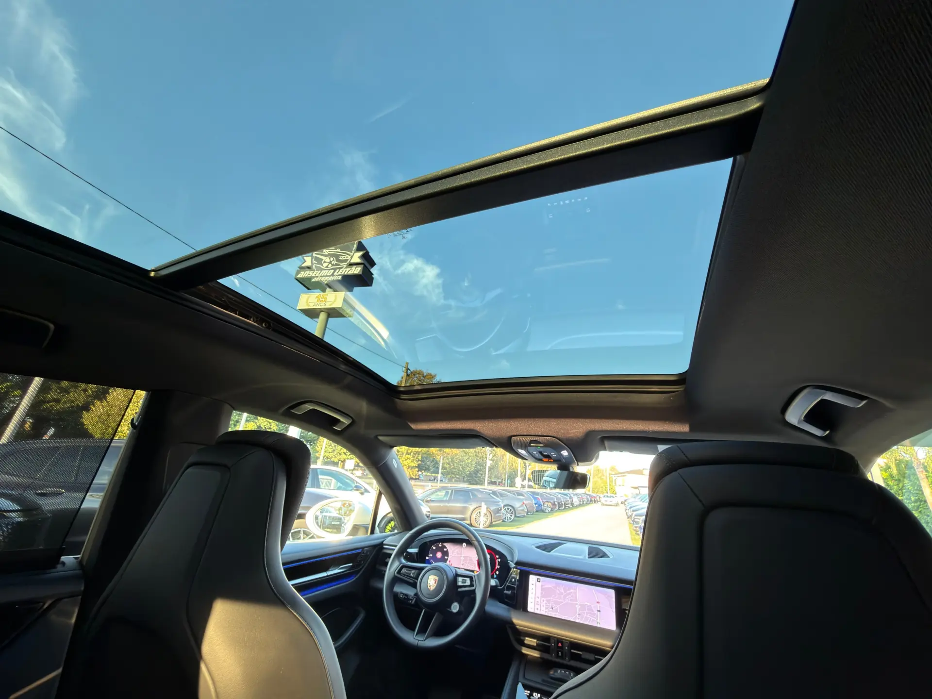 Porsche Macan Electric 4 2