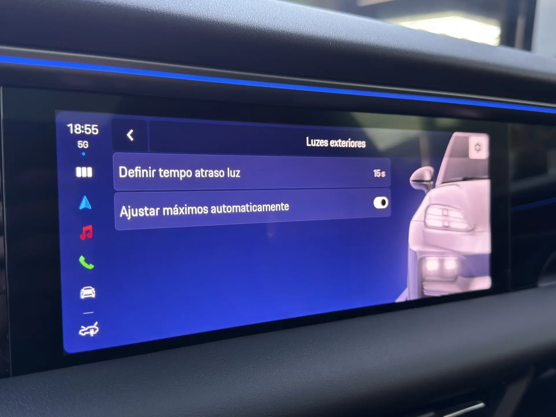 Porsche Macan Electric 4 64