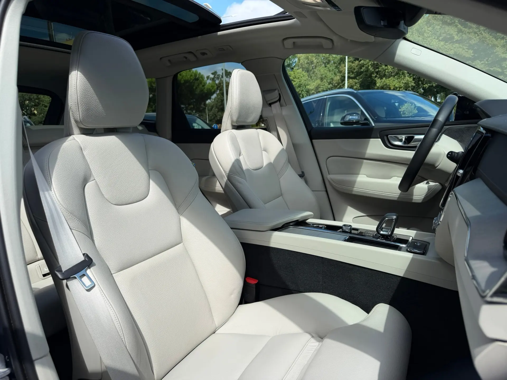 Volvo XC 60 2.0 T6 PHEV Ultimate Dark AWD 22