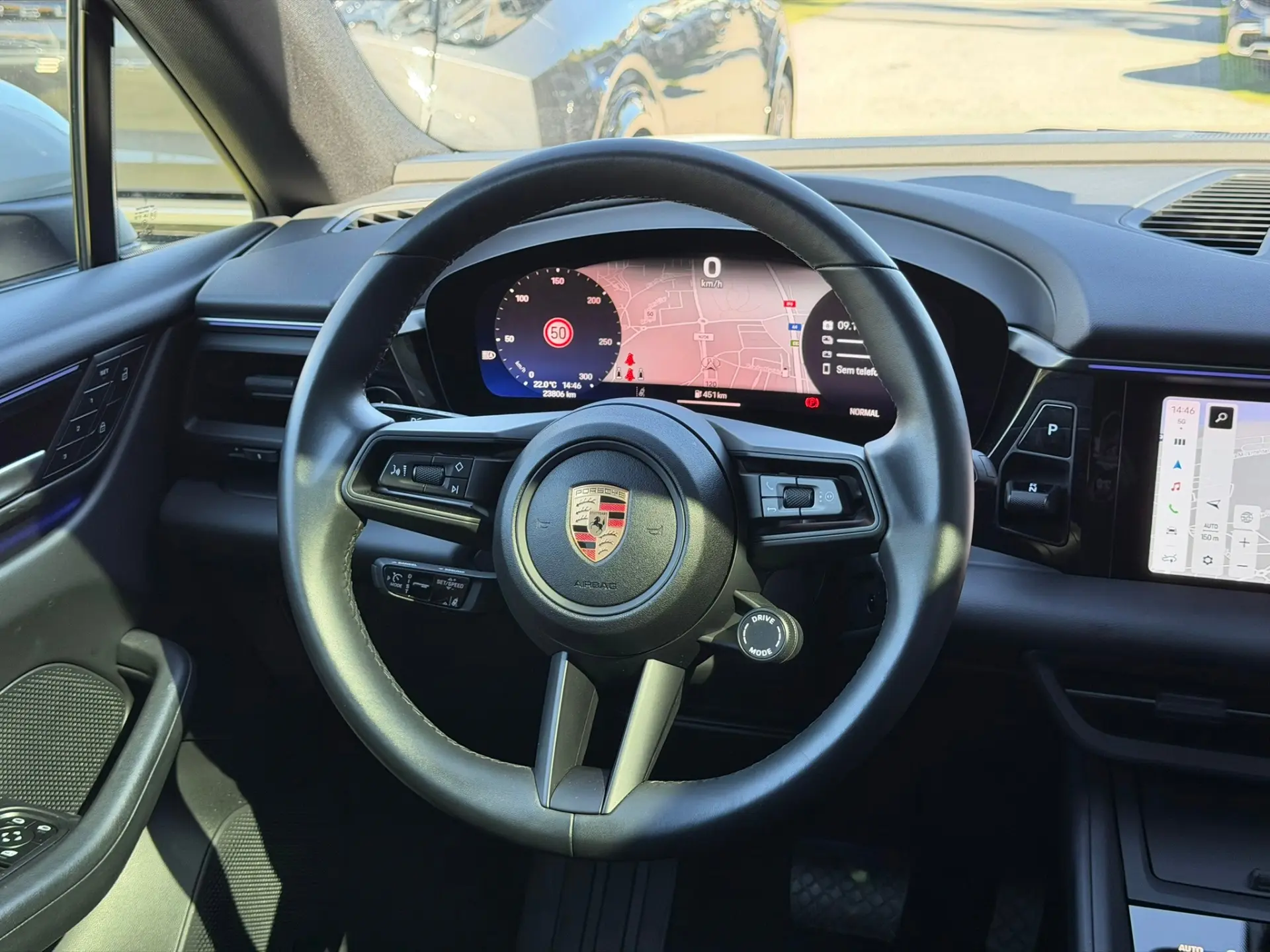 Porsche Macan Electric 4 31