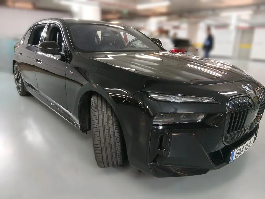 BMW i7 xDrive60 Pack Desportivo M Pro 3