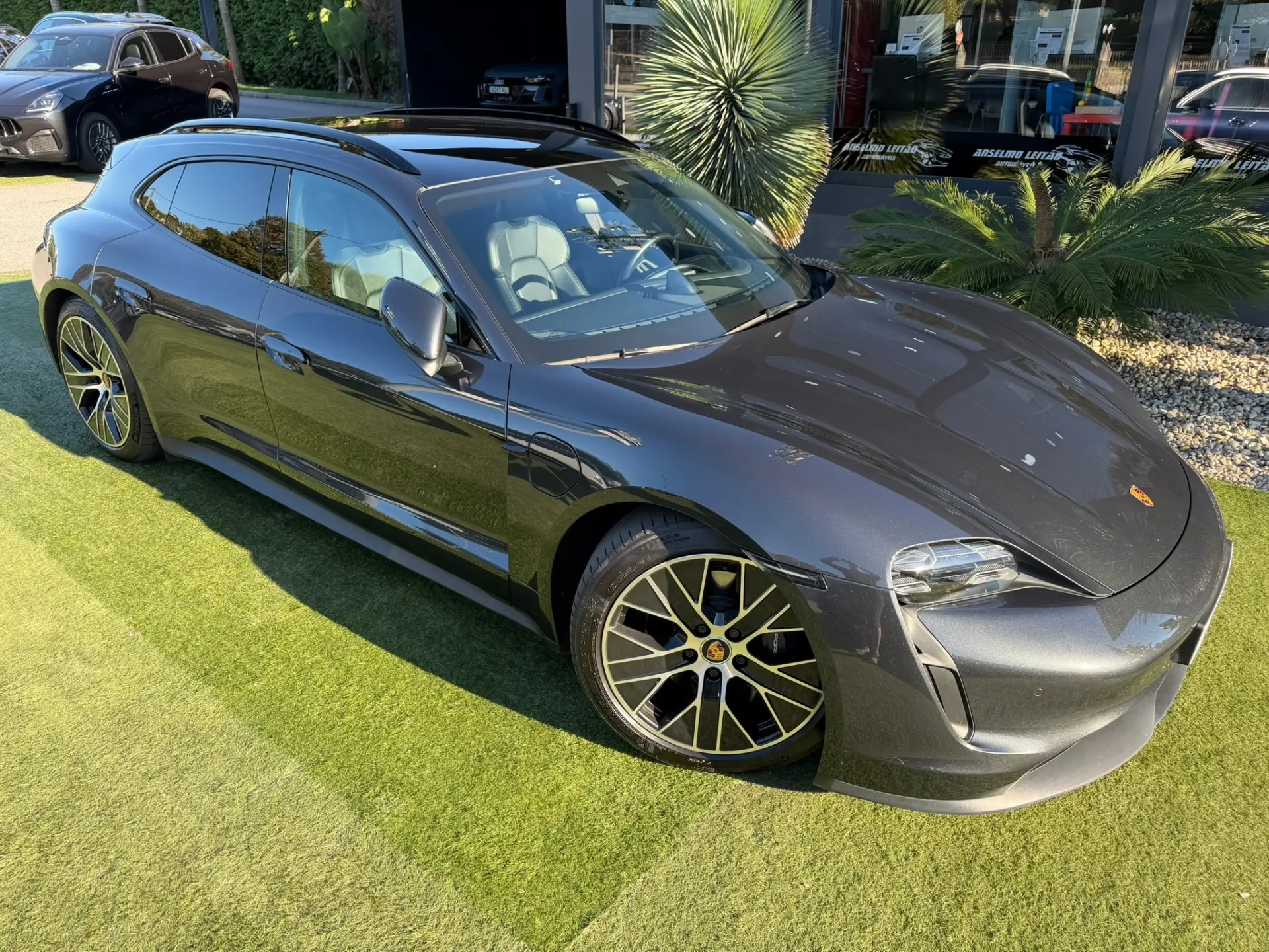 Porsche Taycan Sport Turismo Standard 13