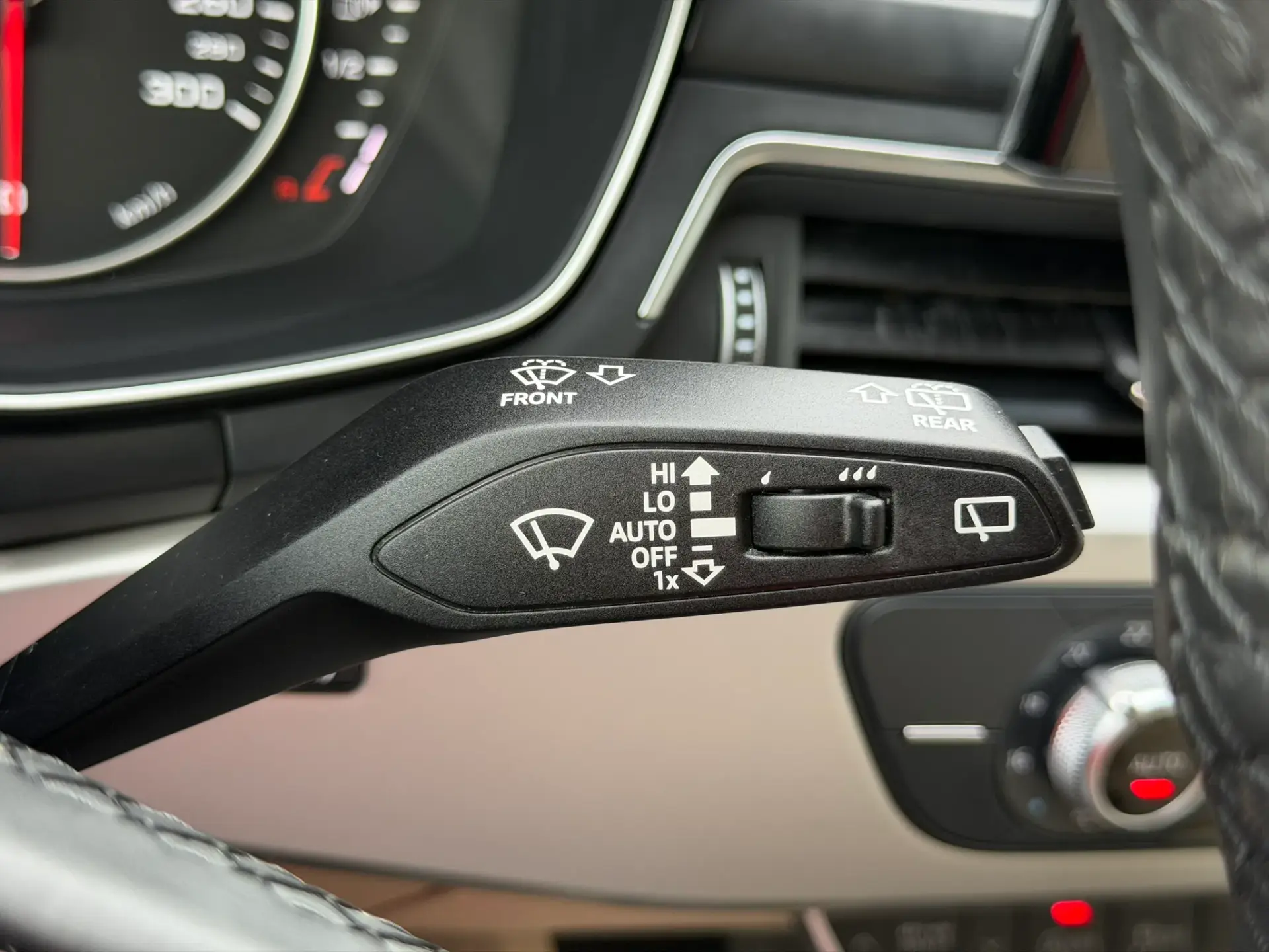 Audi A4 Avant 40 TDI S tronic Advanced 30