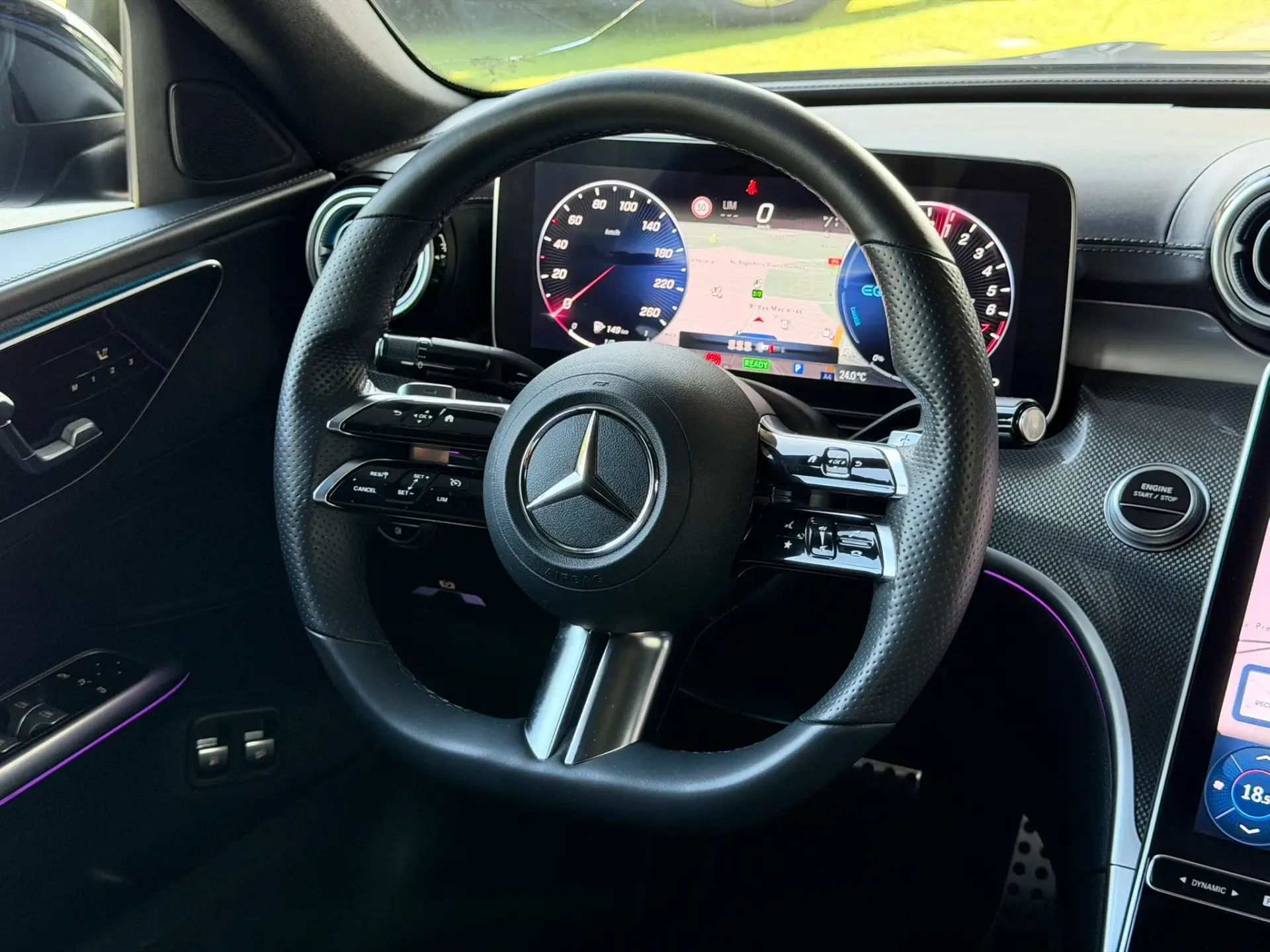 Mercedes-Benz C 300 e AMG Line 28