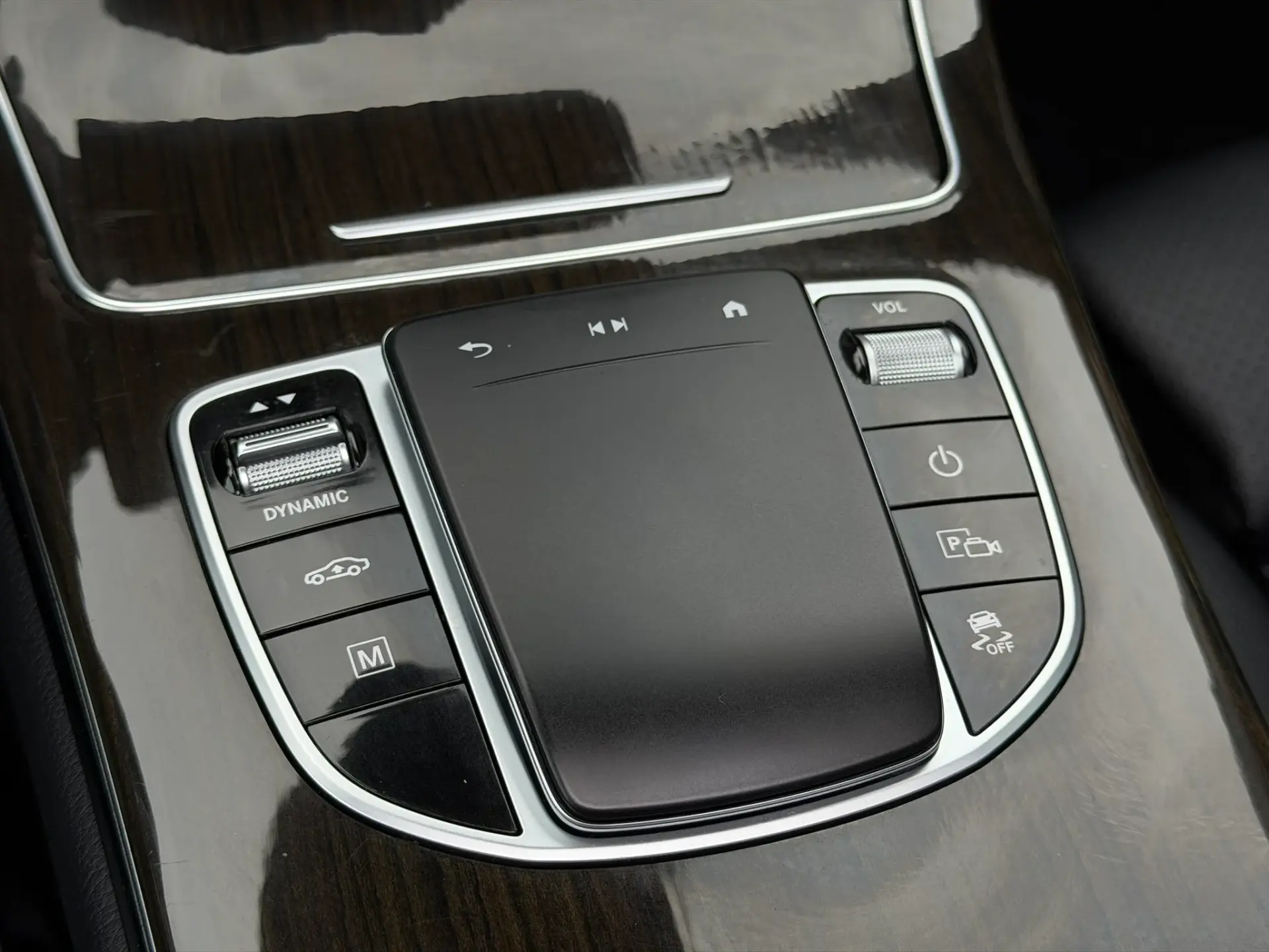 Mercedes-Benz GLC 300 e 4Matic 73