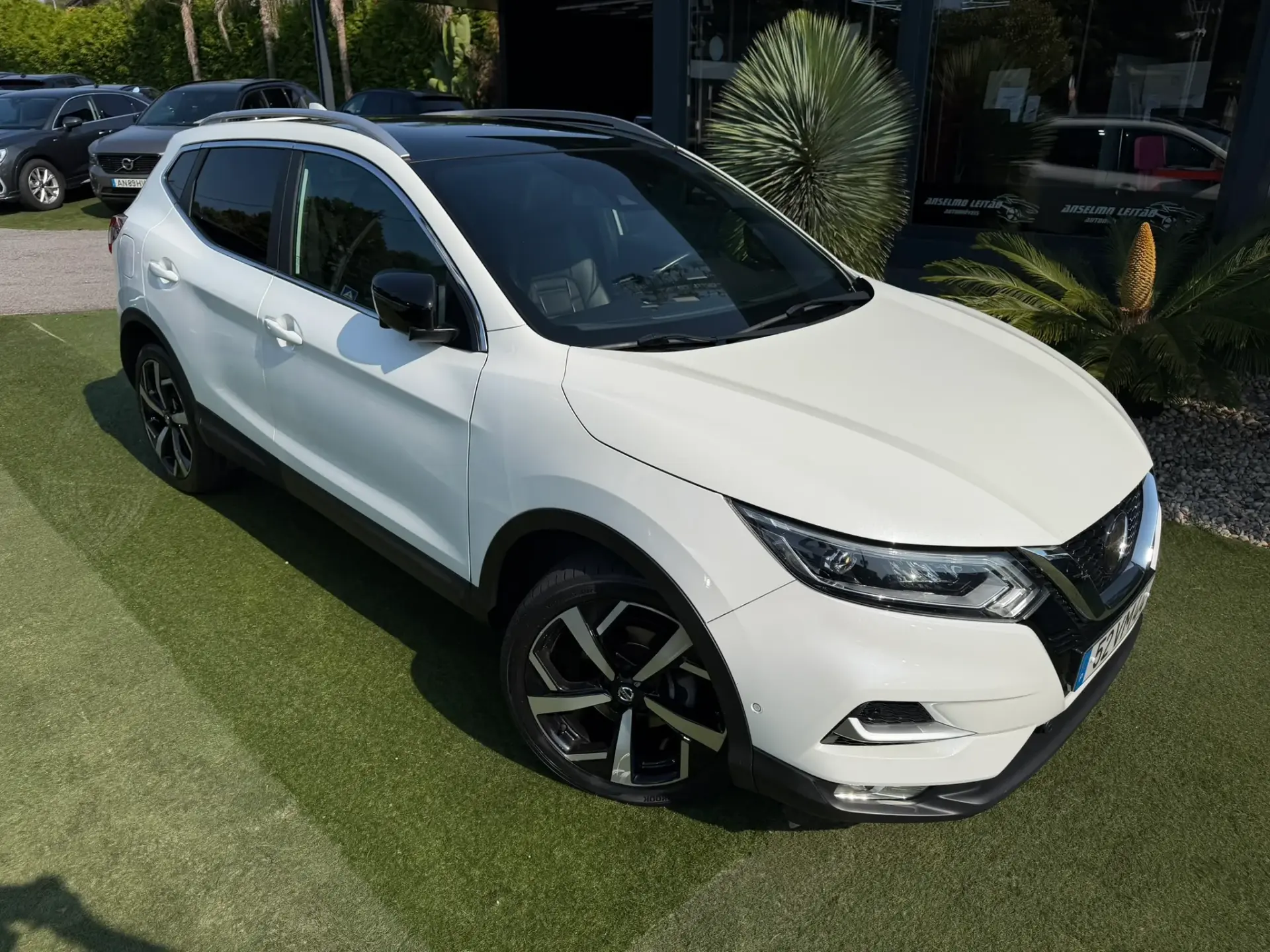 Nissan Qashqai 1.6 dCi Tekna Premium Pele Preta Xtronic 10