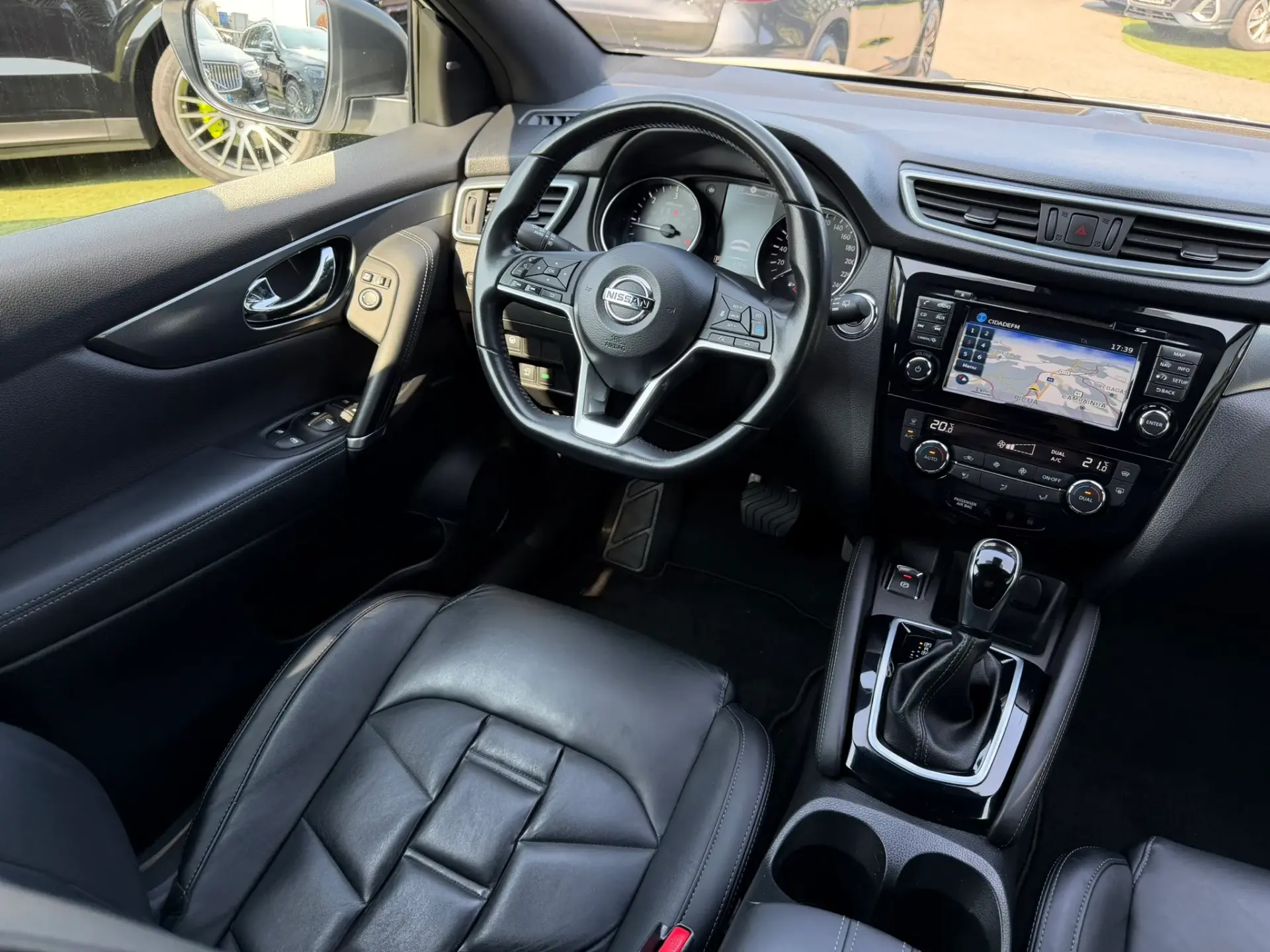 Nissan Qashqai 1.6 dCi Tekna Premium Pele Preta Xtronic 26