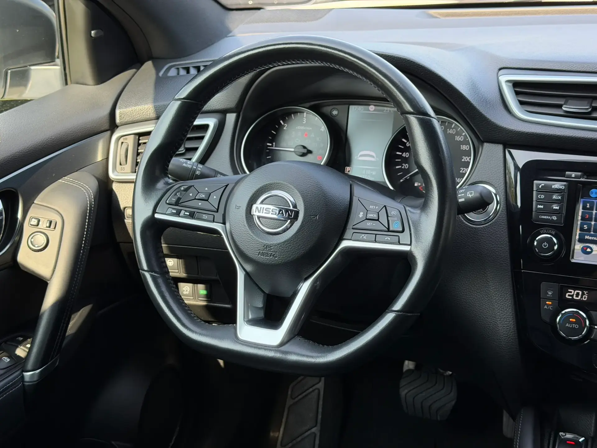 Nissan Qashqai 1.6 dCi Tekna Premium Pele Preta Xtronic 28
